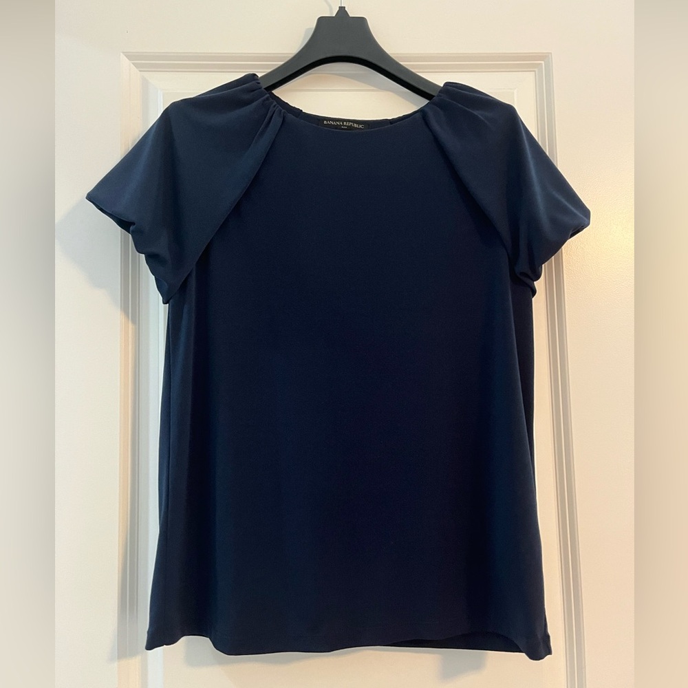 Banana Republic XS navy blue short sleeve top, cute puff sleeves